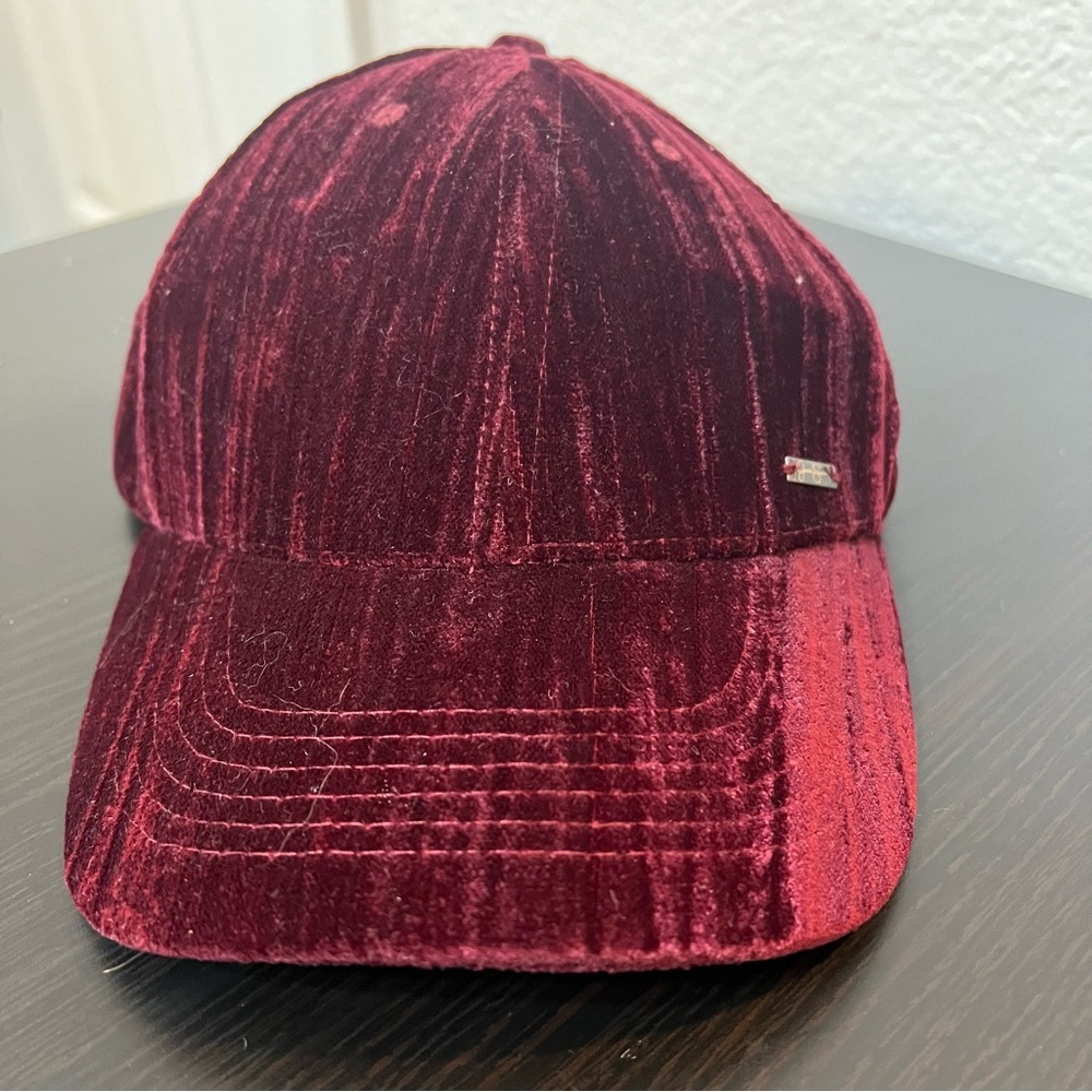 Jessica Simpson Women’s Burgundy Adjustable Strapback Baseball Cap Hat